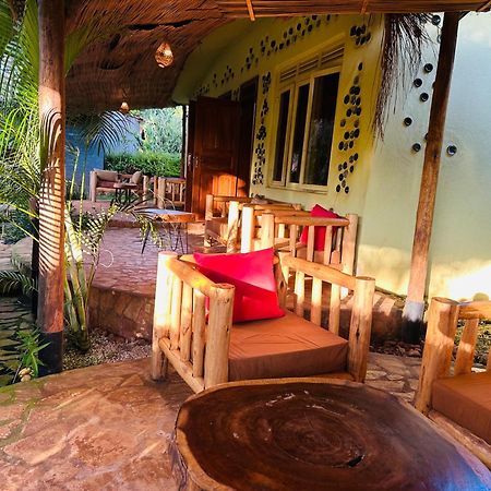 Afro Smile Hotel & Guest House Jinja Esterno foto