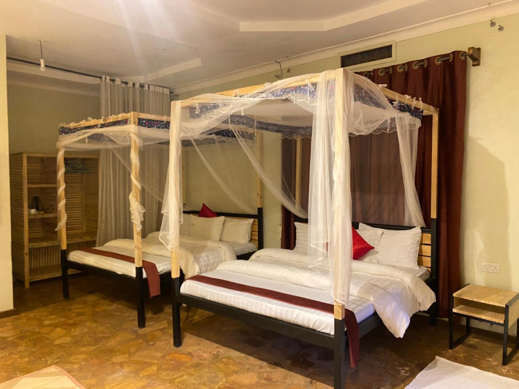 Afro Smile Hotel & Guest House Jinja Esterno foto