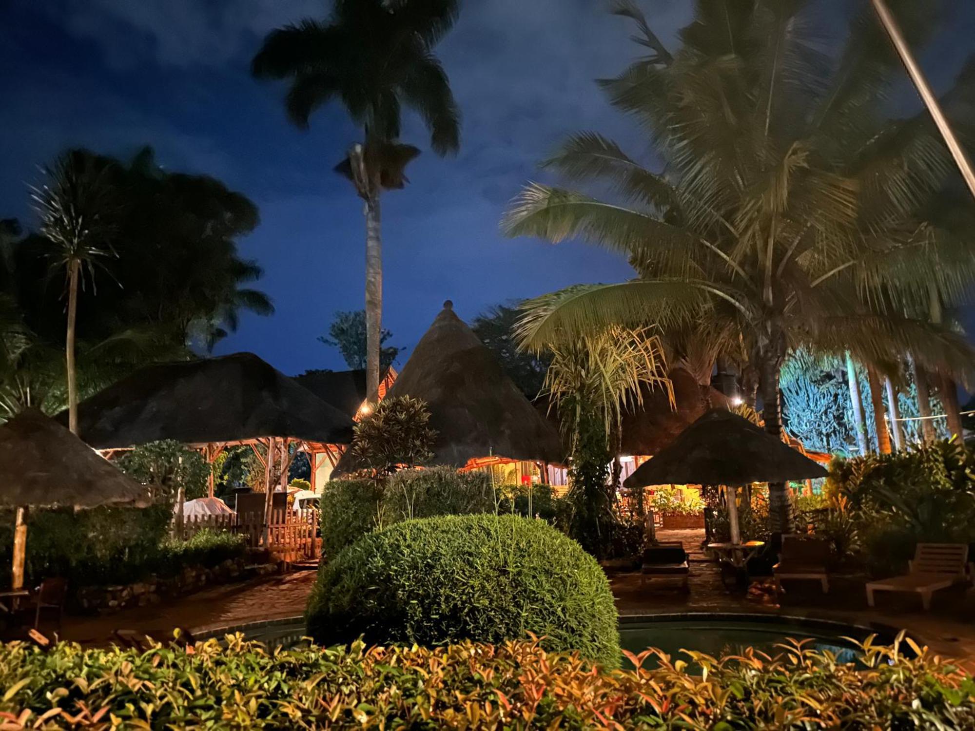 Afro Smile Hotel & Guest House Jinja Esterno foto