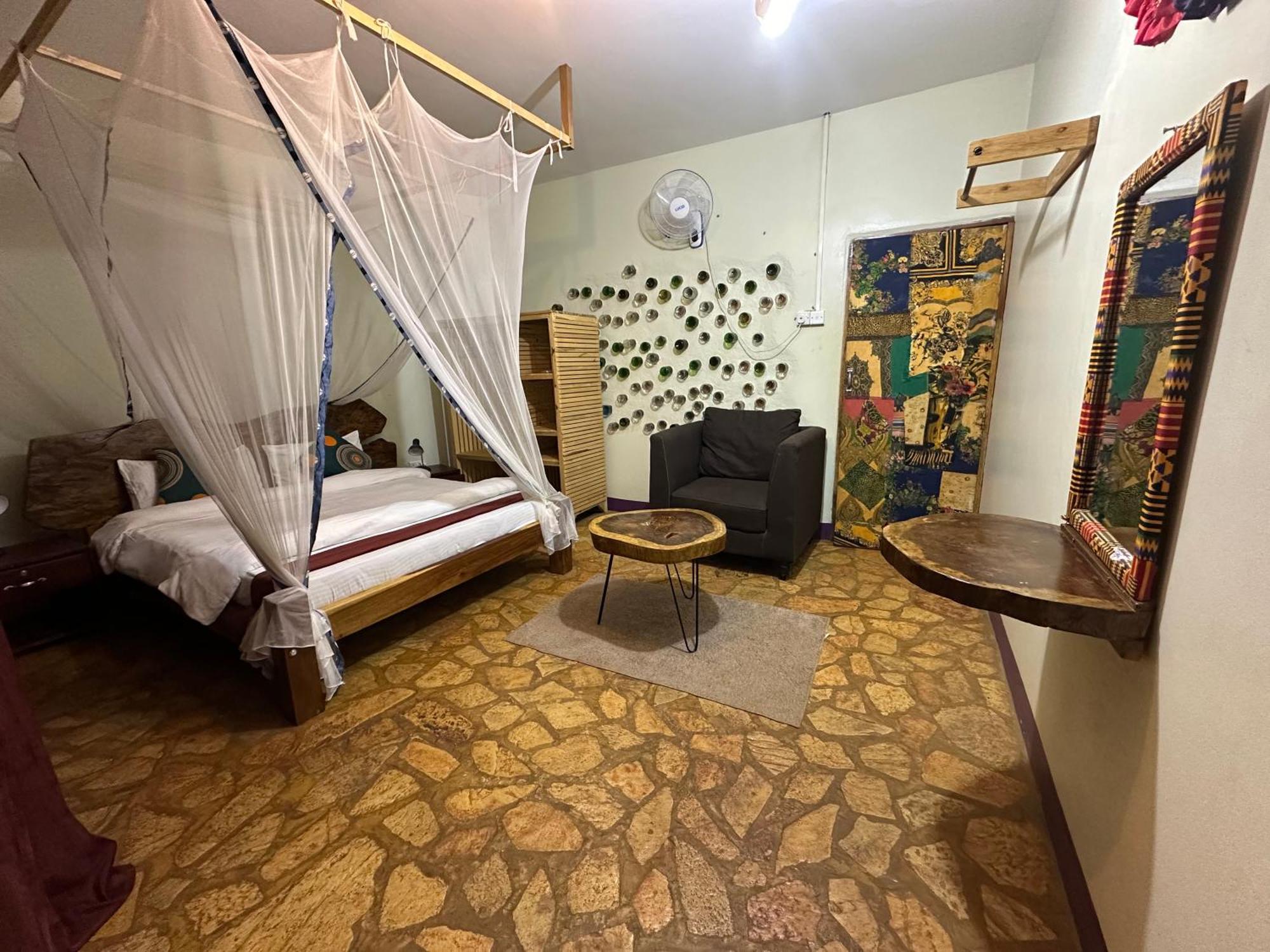 Afro Smile Hotel & Guest House Jinja Esterno foto