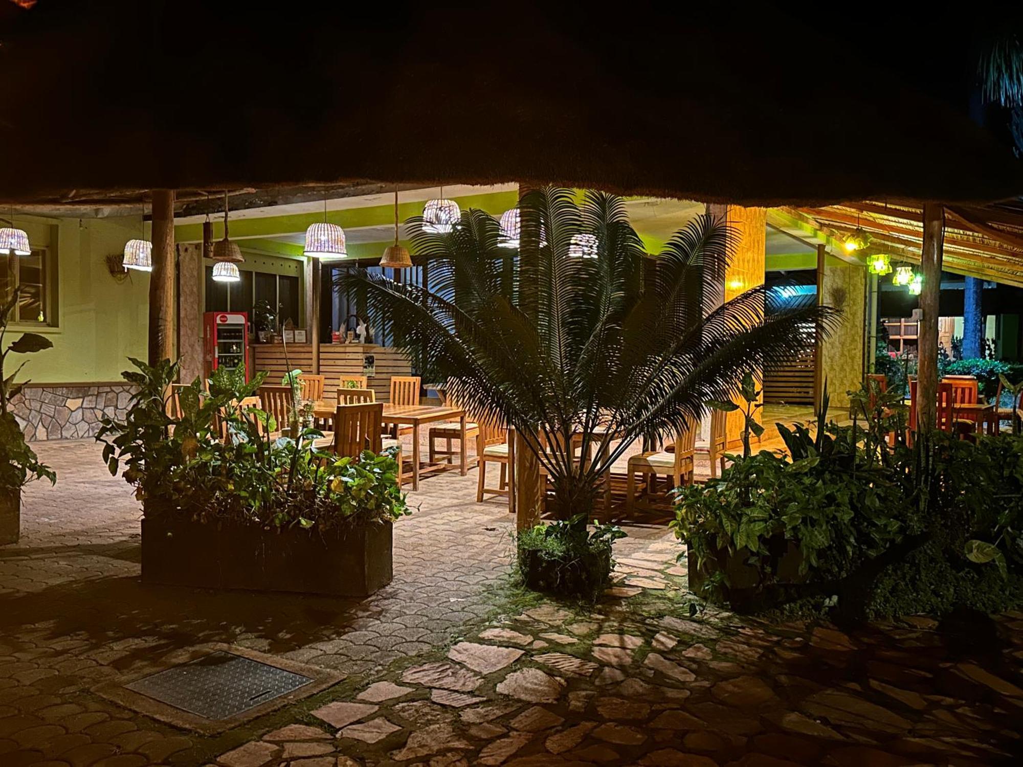 Afro Smile Hotel & Guest House Jinja Esterno foto