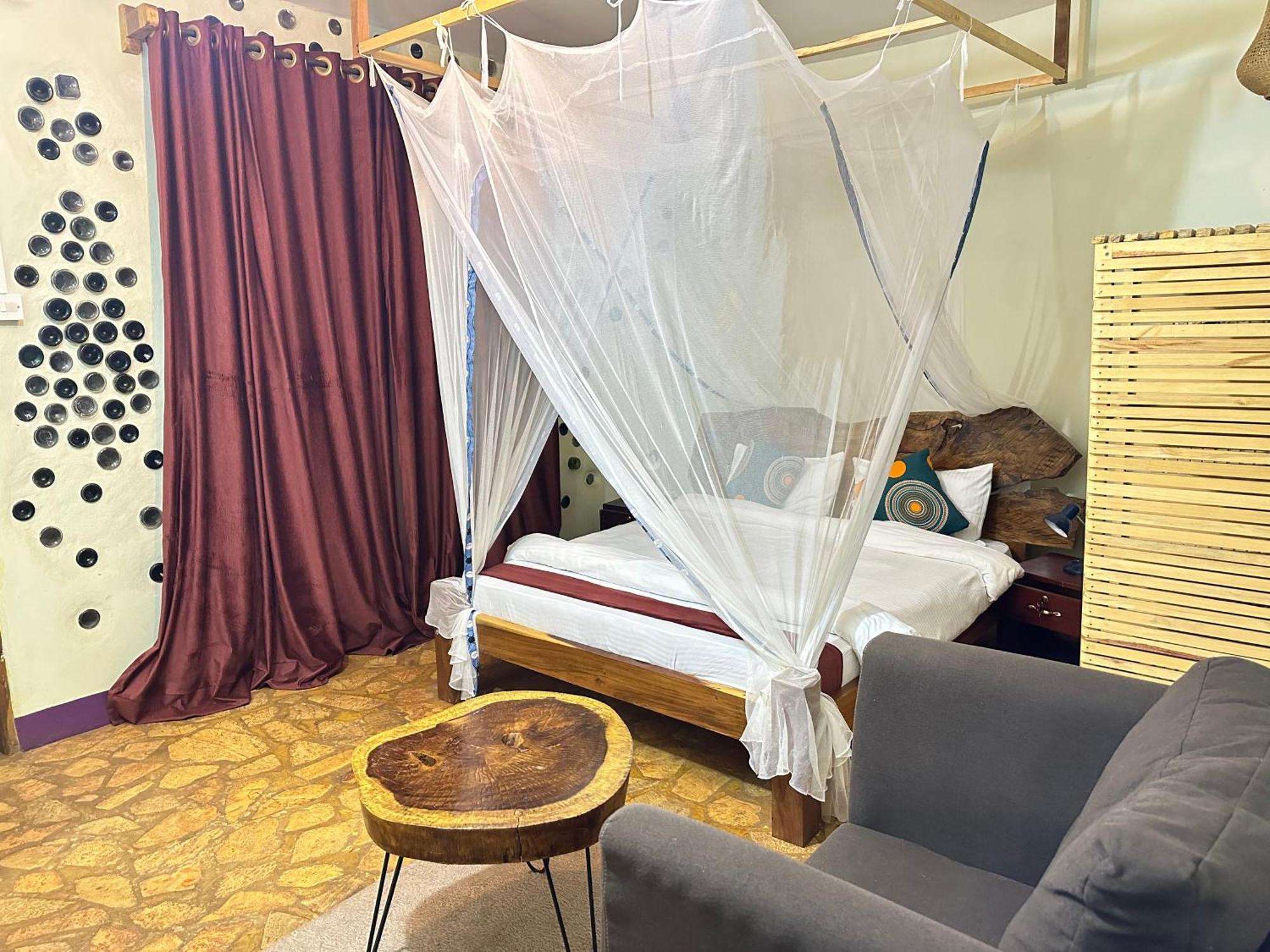 Afro Smile Hotel & Guest House Jinja Esterno foto