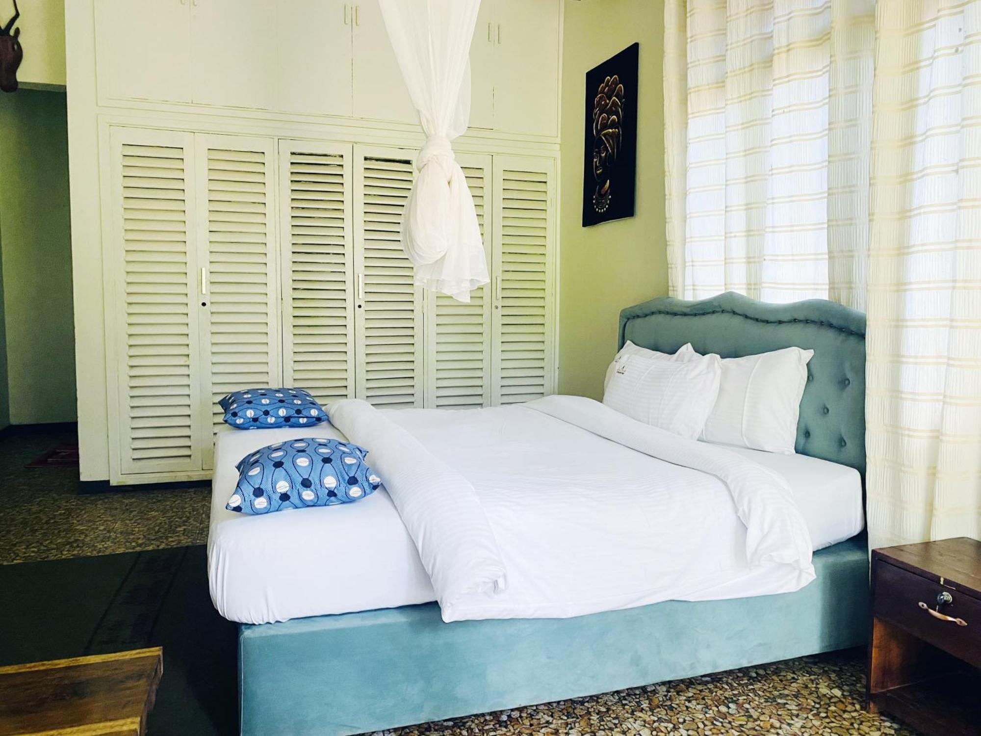 Afro Smile Hotel & Guest House Jinja Esterno foto