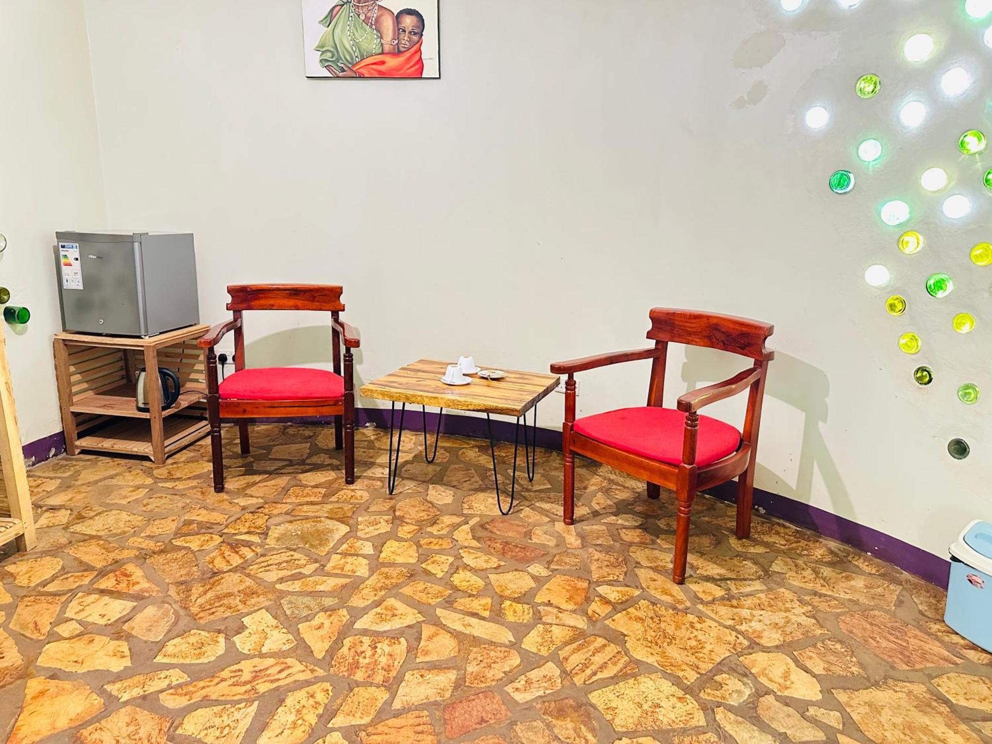 Afro Smile Hotel & Guest House Jinja Esterno foto