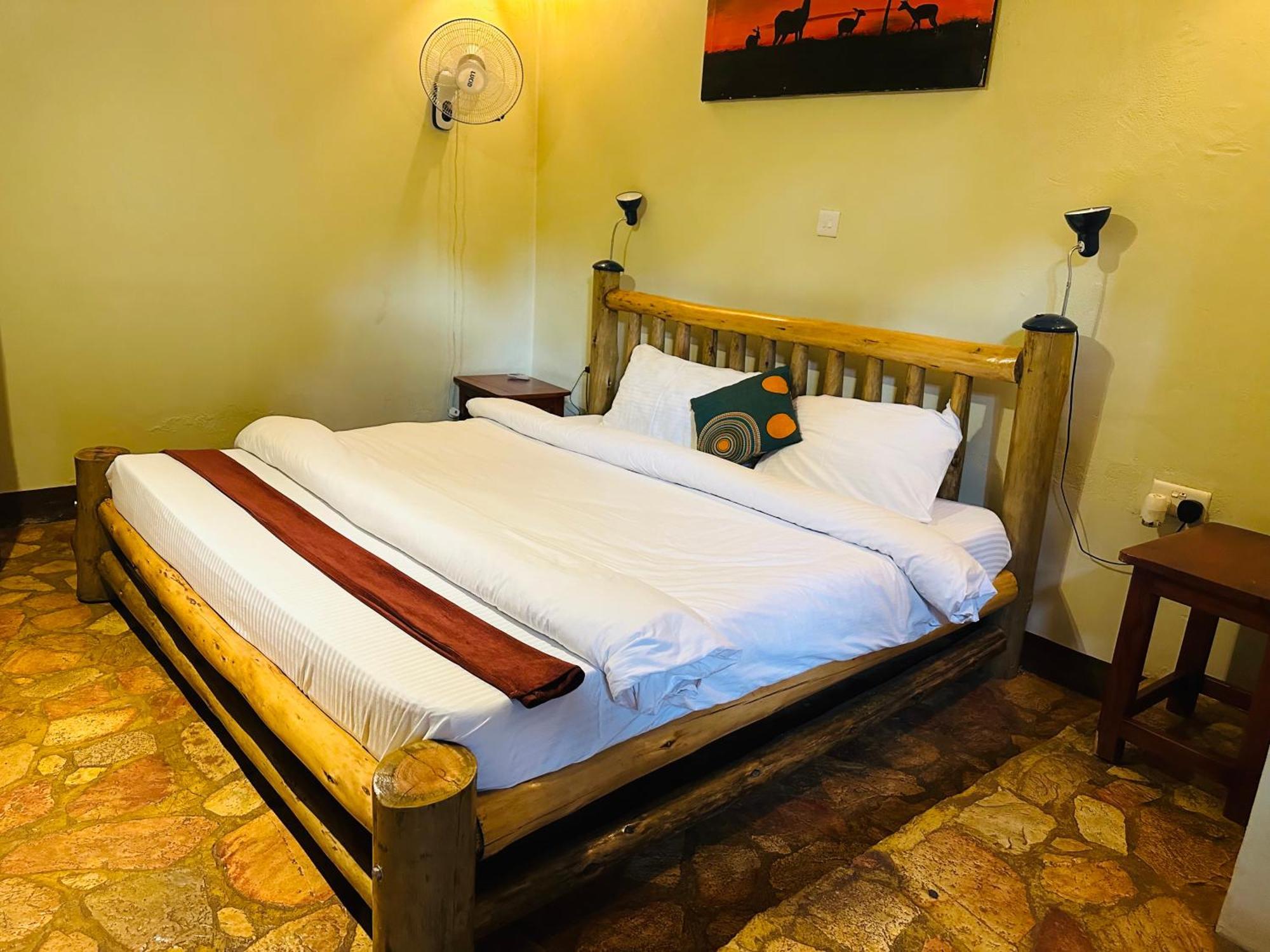 Afro Smile Hotel & Guest House Jinja Esterno foto