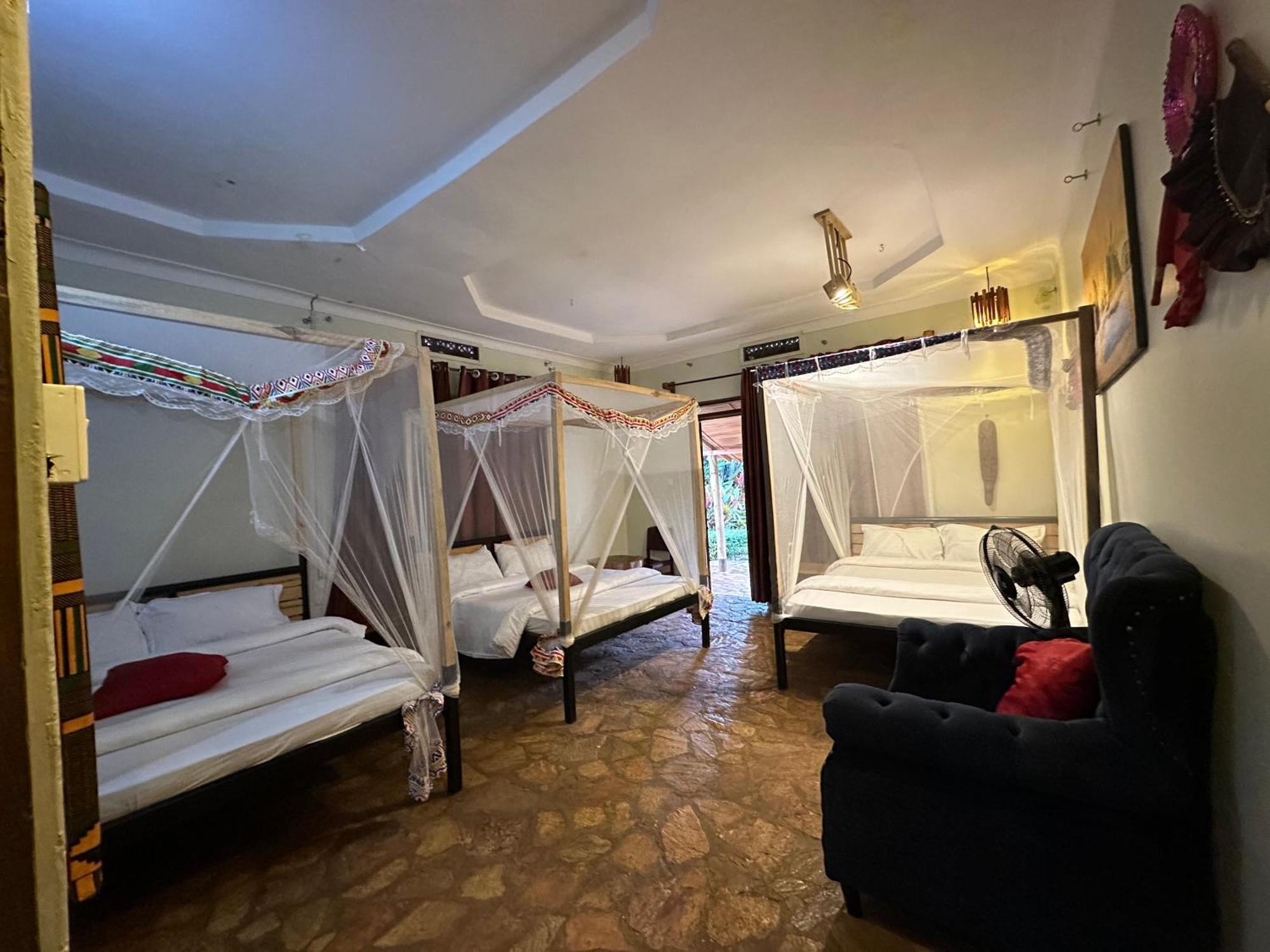 Afro Smile Hotel & Guest House Jinja Esterno foto